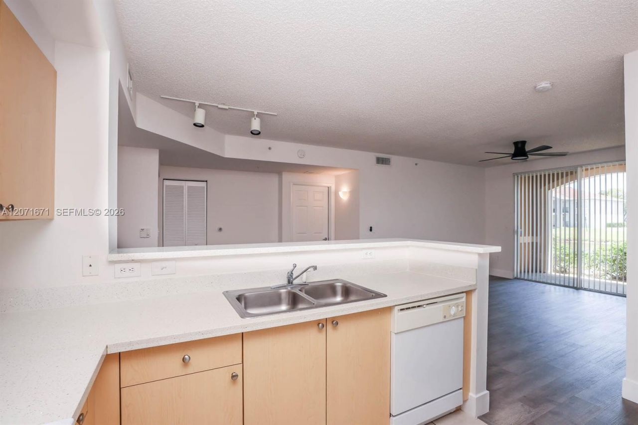 8050 N Nob Hill Rd , Unit 106, Tamarac, FL 33321 Photo