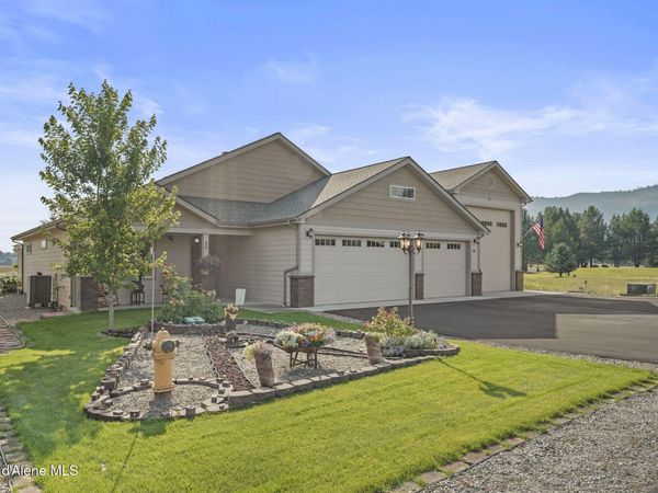 58 Links DR, Blanchard, ID 83804