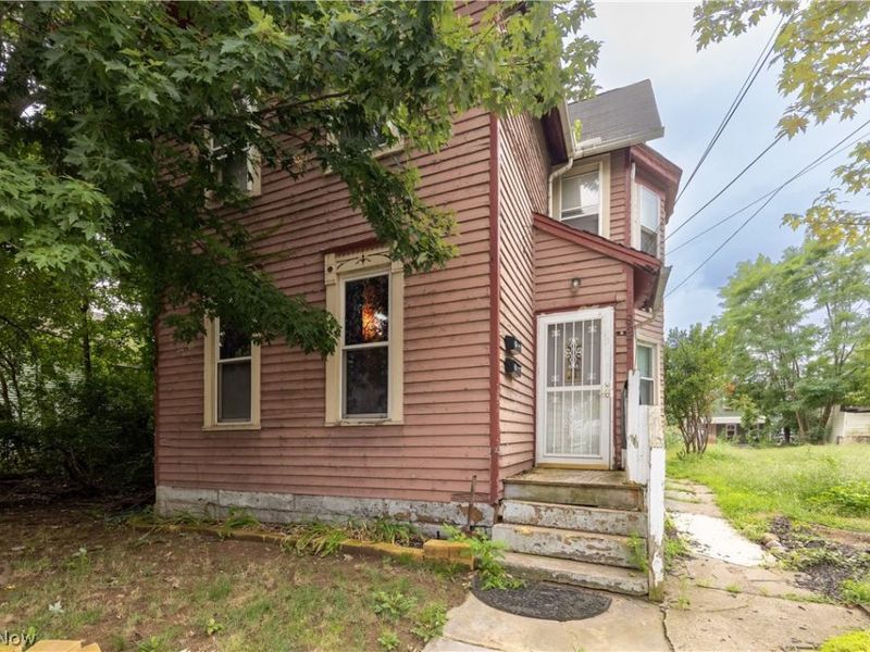 827 Starkweather Avenue, Cleveland, OH 44113 Photo 1