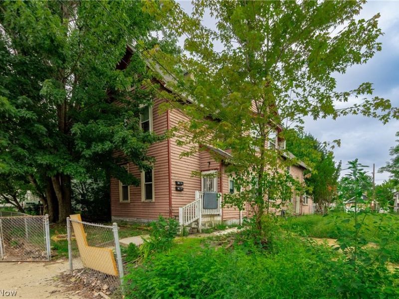 827 Starkweather Avenue, Cleveland, OH 44113 Photo 22