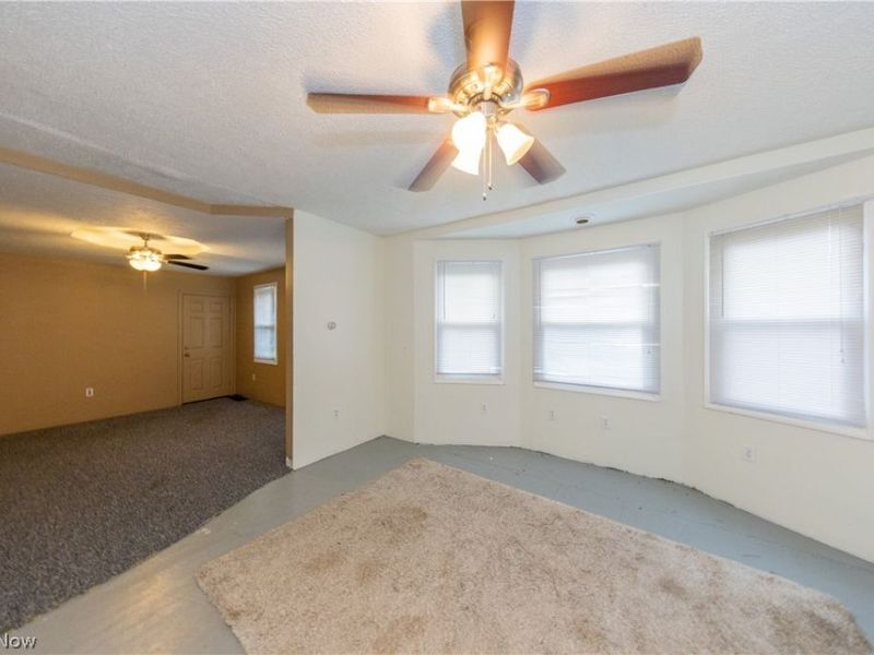 827 Starkweather Avenue, Cleveland, OH 44113 Photo 3
