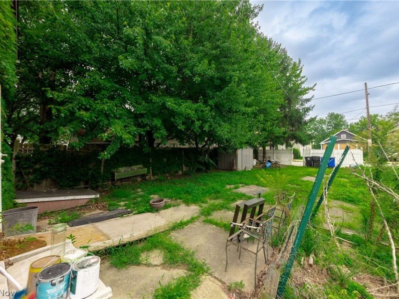 827 Starkweather Avenue, Cleveland, OH 44113 Photo 39