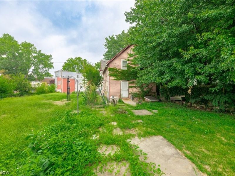 827 Starkweather Avenue, Cleveland, OH 44113 Photo 41