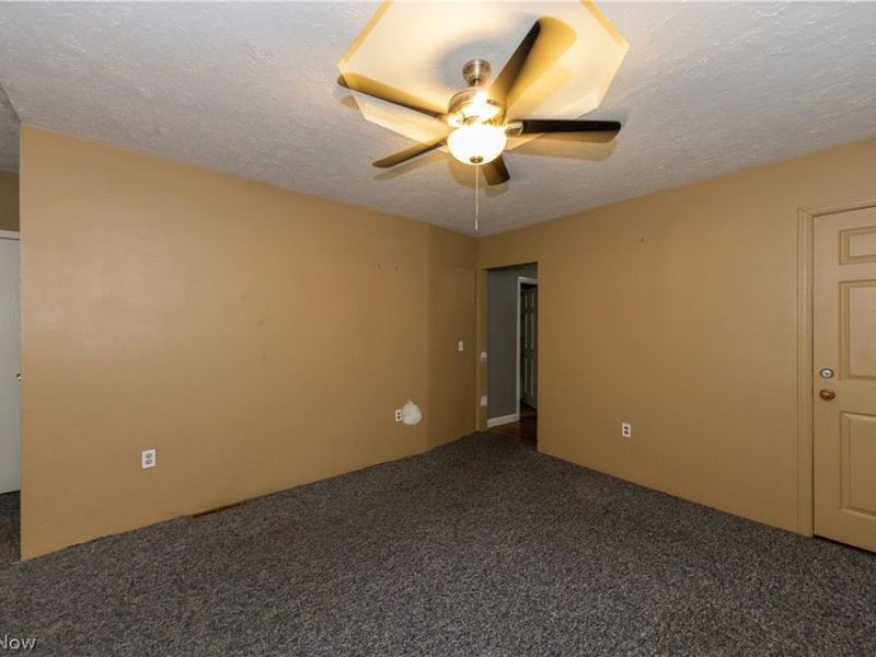 827 Starkweather Avenue, Cleveland, OH 44113 Photo 7