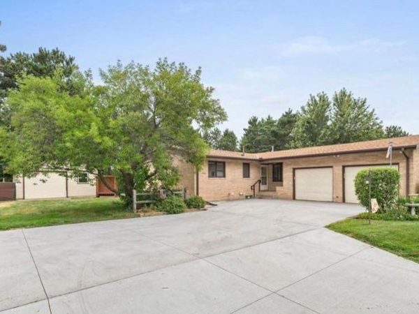 345 Sunset Lane N, Cambridge, MN 55008
