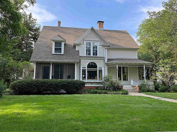 404 Cottage Ave., Vermillion, SD 57069