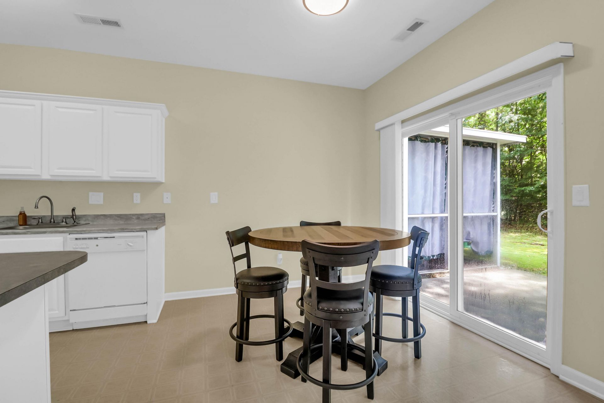 181 Grand Oaks Drive Photo 12