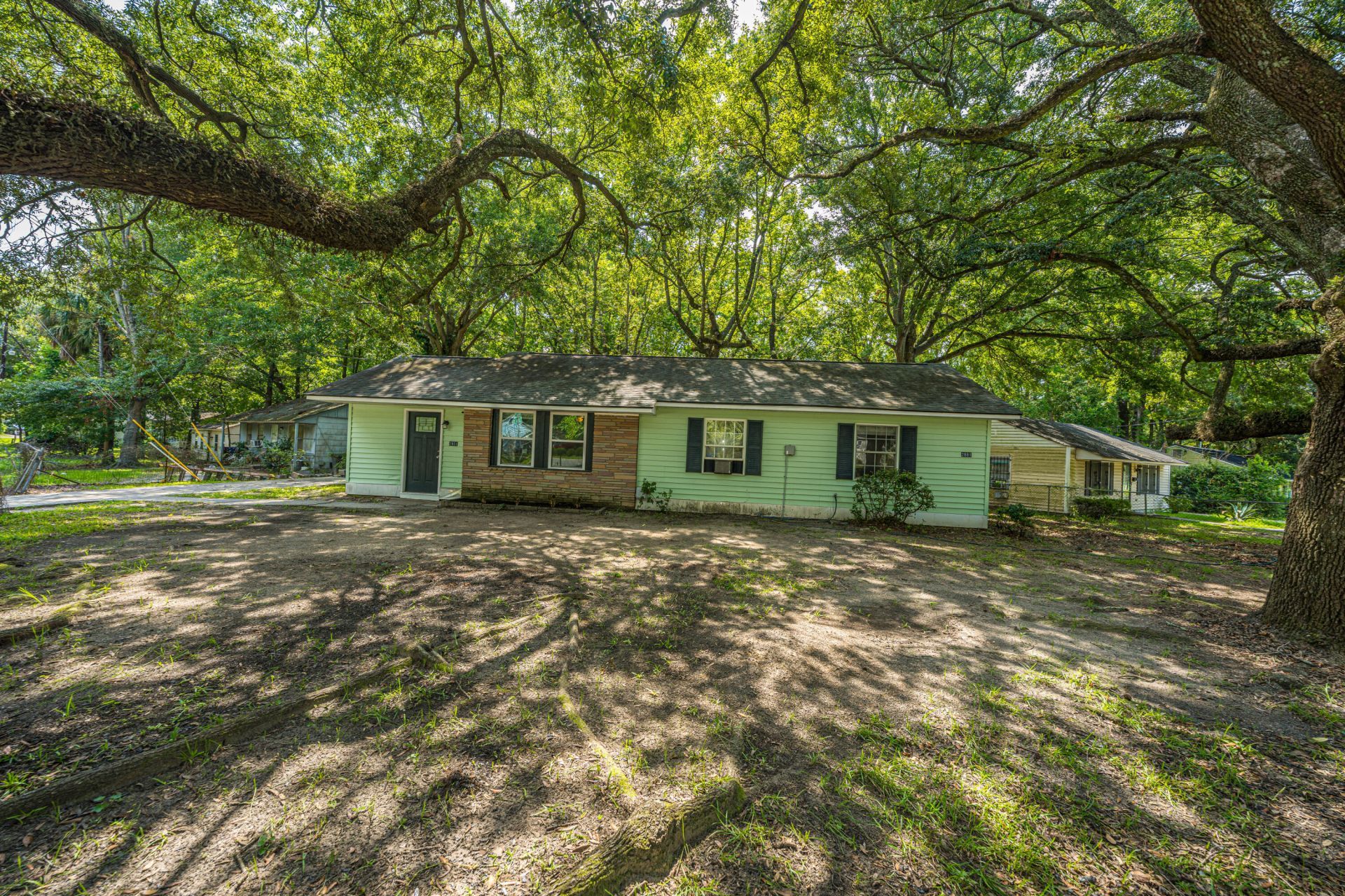 2881 Charlene Drive Photo 6