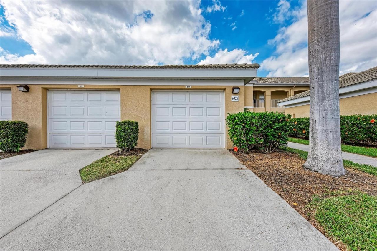 6326 Grand Oak Circle , Unit 203, Bradenton, FL 34203 Photo