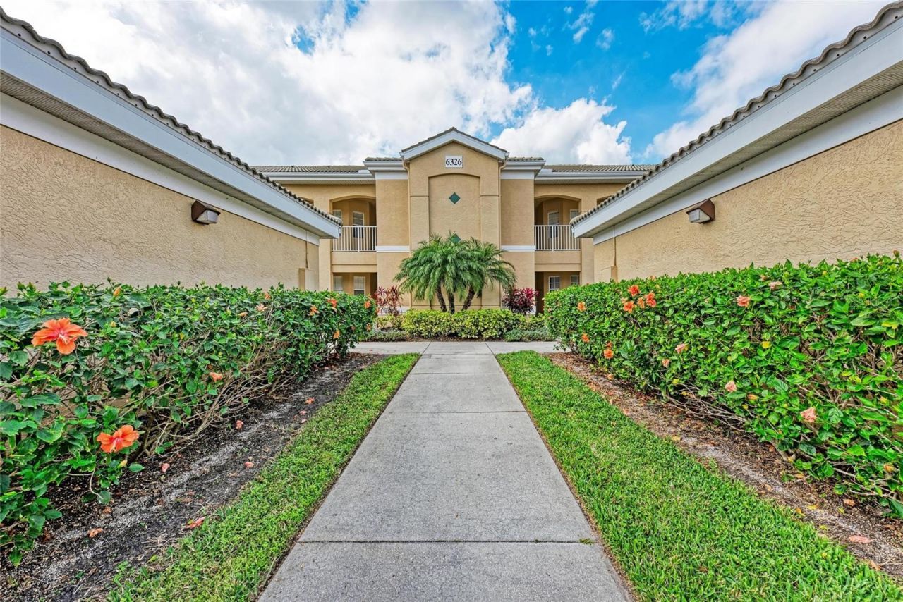 6326 Grand Oak Circle , Unit 203, Bradenton, FL 34203 Photo