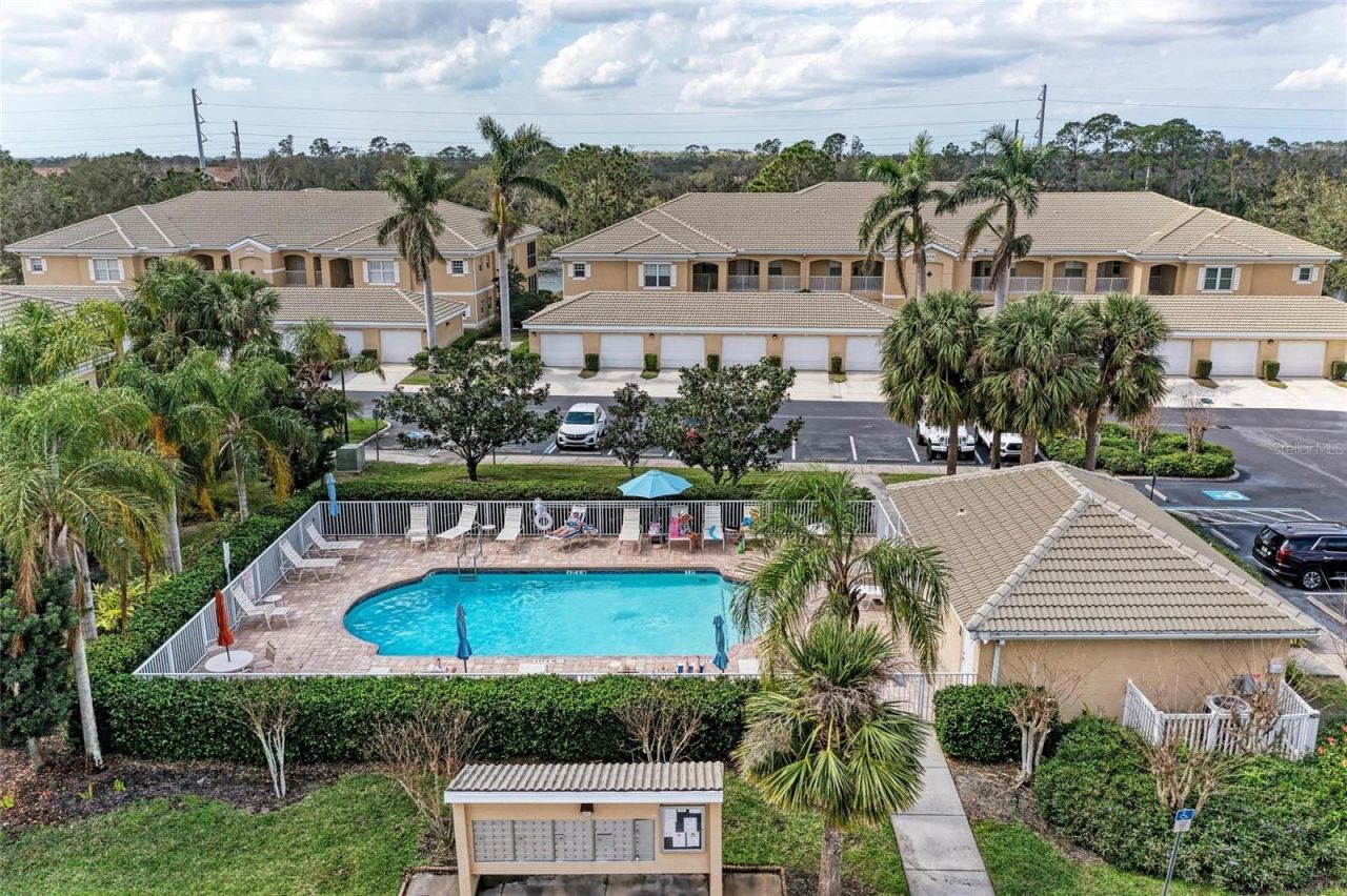 6326 Grand Oak Circle , Unit 203, Bradenton, FL 34203 Photo