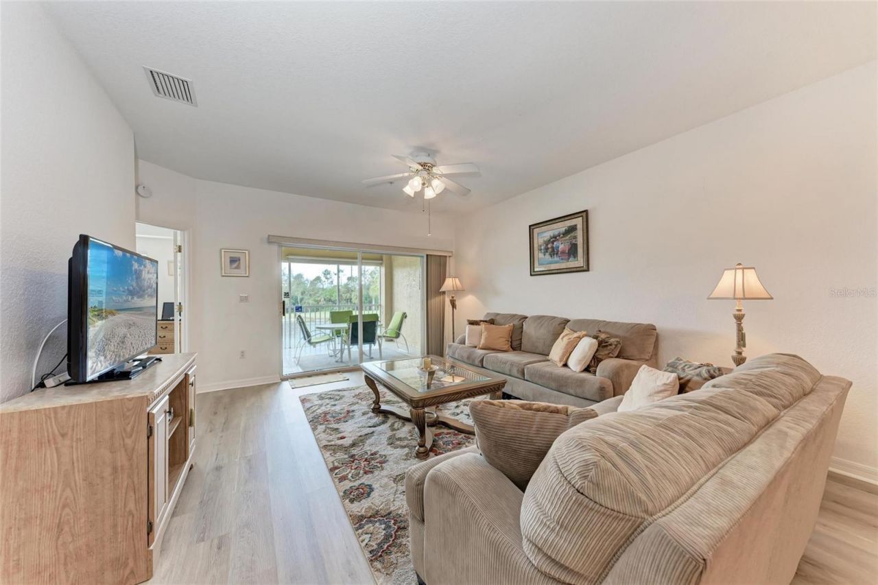 6326 Grand Oak Circle , Unit 203, Bradenton, FL 34203 Photo