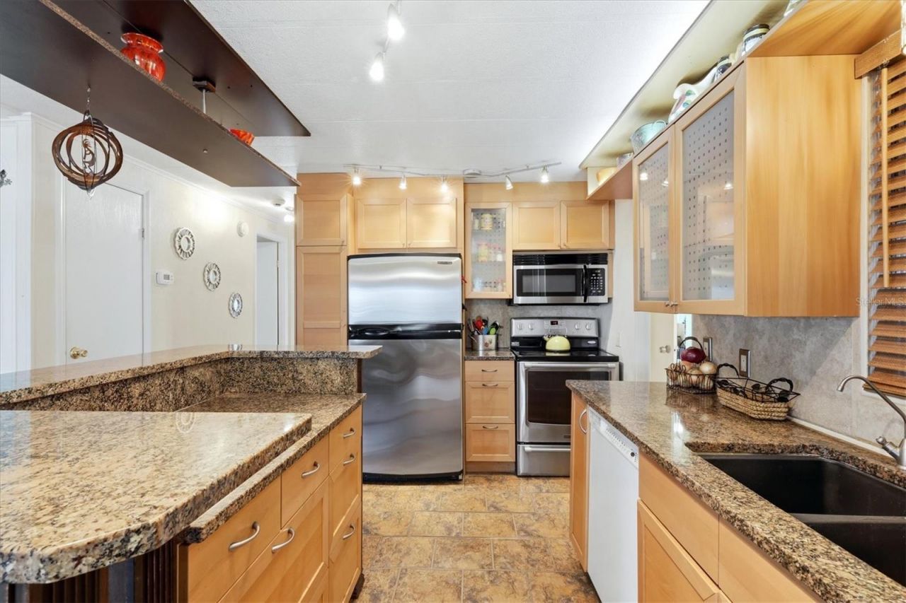 6710 36th Avenue E, Unit 22, Palmetto, FL 34221 Photo