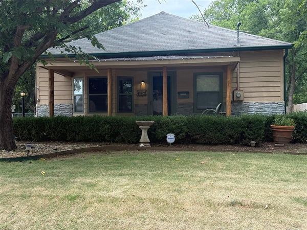 643 E South Street, Whitesboro, TX 76273
