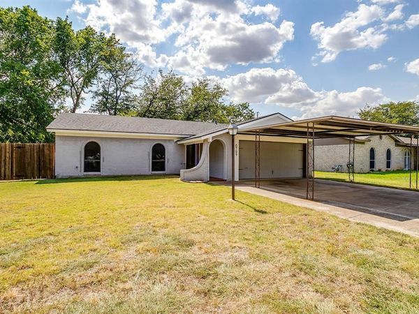6709 Summit Ridge Drive, Watauga, TX 76148