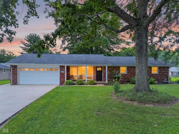 819 Greenbriar Drive , Seymour, IN 47274