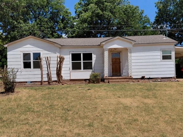 701 S Main Street, Grandfield, OK 73546