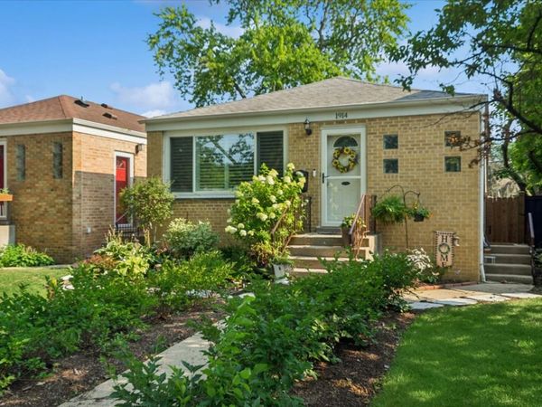 1914 Warren Street , Evanston, IL 60202