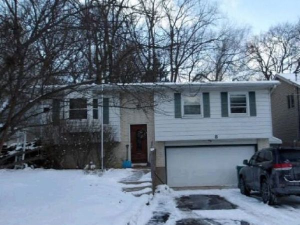 8 Highview Avenue , Fox Lake, IL 60020