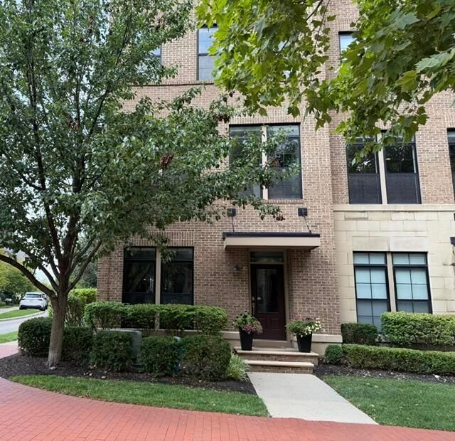 888 Burr Avenue, Unit 20, Grandview Heights, OH 43212 Main Photo