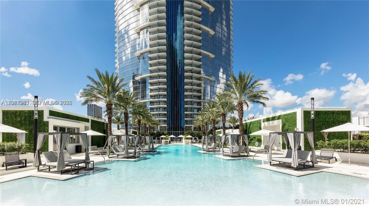 851 NE 1st Ave , Unit 4106, Miami, FL 33132 Photo