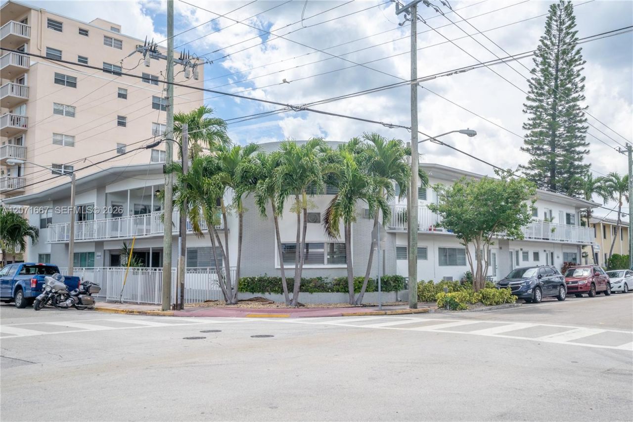 7640 Carlyle Ave , Unit 7A, Miami Beach, FL 33141 Photo
