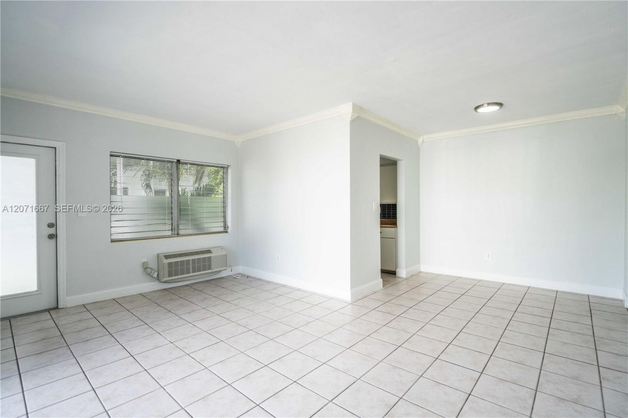 7640 Carlyle Ave , Unit 7A, Miami Beach, FL 33141 Photo