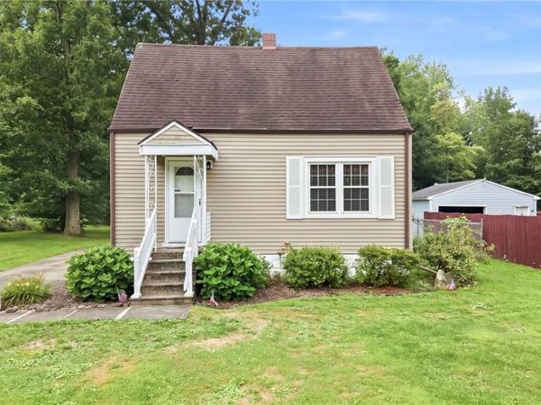 2036 Overland Avenue NE, Warren, OH 44483