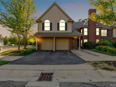 28553 Carlton Way Drive , Novi, Mi 48377