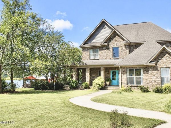 1037 Wellington Ridge Drive, Grenada, MS 38901