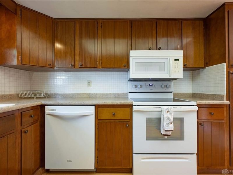 228 E Rahn Road, Dayton, OH 45429 Photo 12