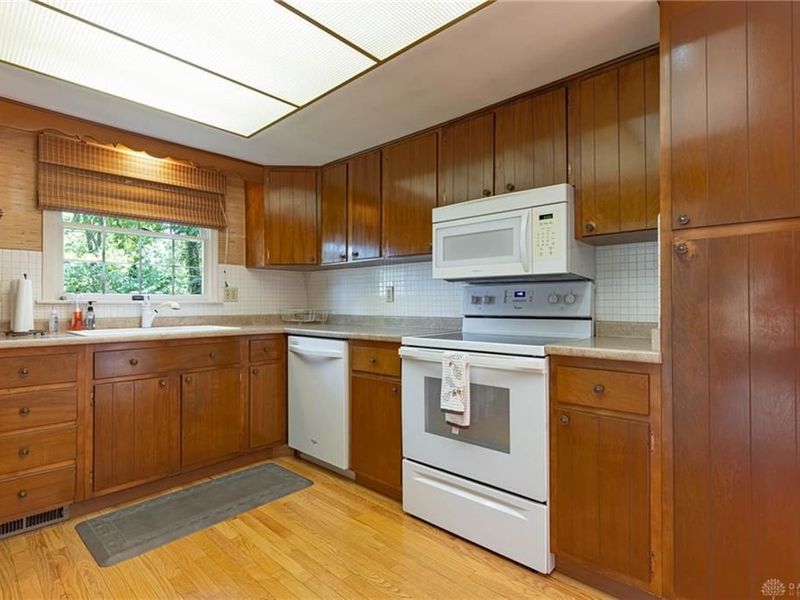 228 E Rahn Road, Dayton, OH 45429 Photo 13