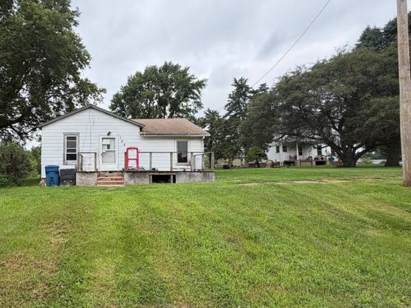105 W Lincoln Avenue , Arlington, IL 61312