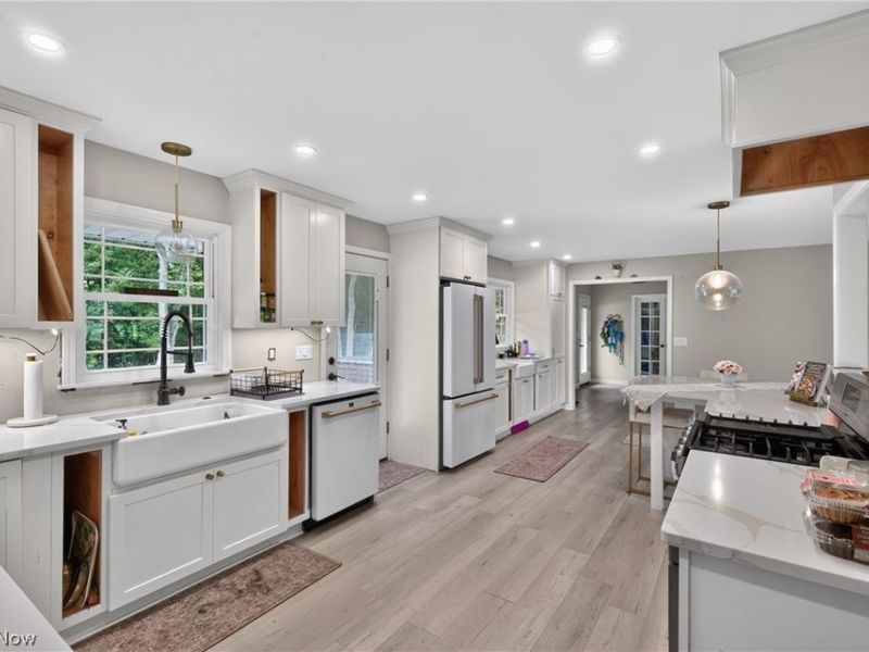 38385 Aurora Road, Solon, OH 44139 Photo 3