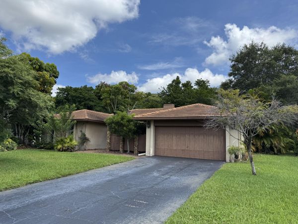 11287 Woodchuck Lane, Boca Raton, FL 33428