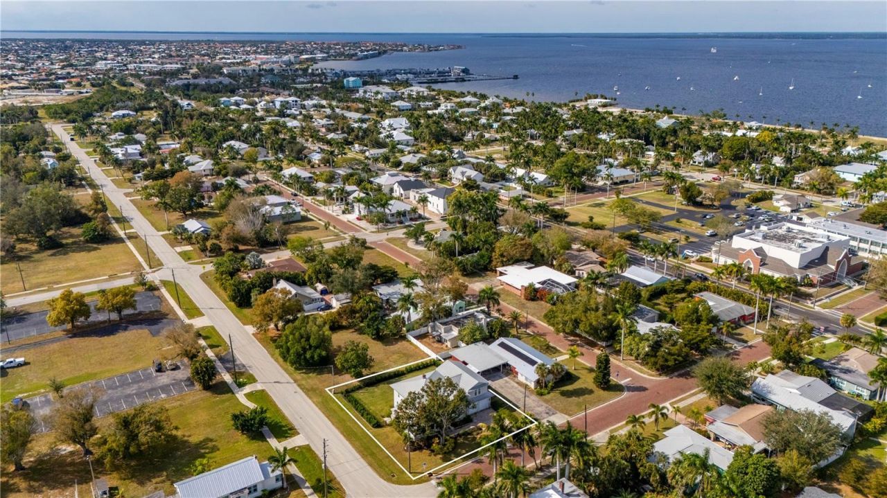 359 Gill Street , Punta Gorda, FL 33950 Photo