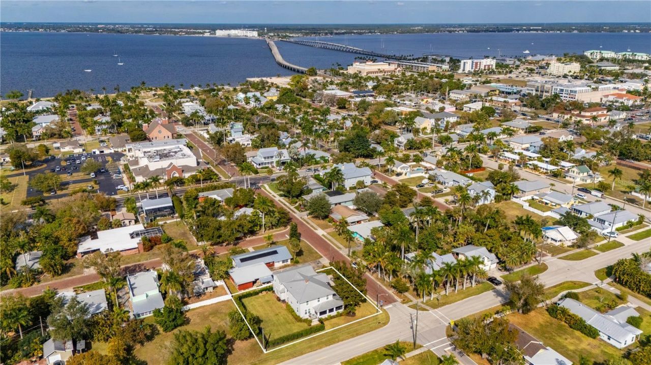359 Gill Street , Punta Gorda, FL 33950 Photo