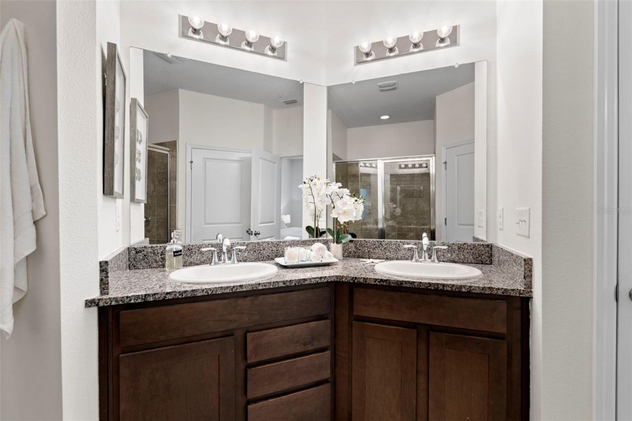 5252 6th Way N, Saint Petersburg, FL 33703 Photo