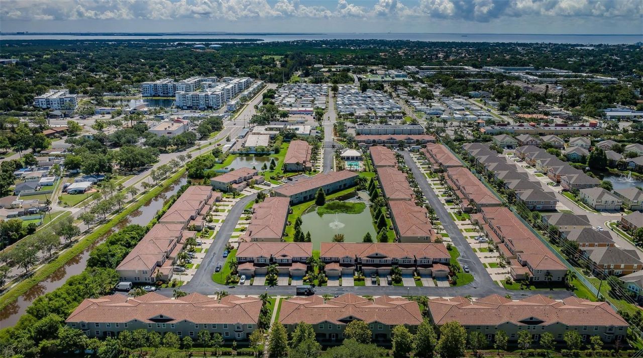 5252 6th Way N, Saint Petersburg, FL 33703 Photo