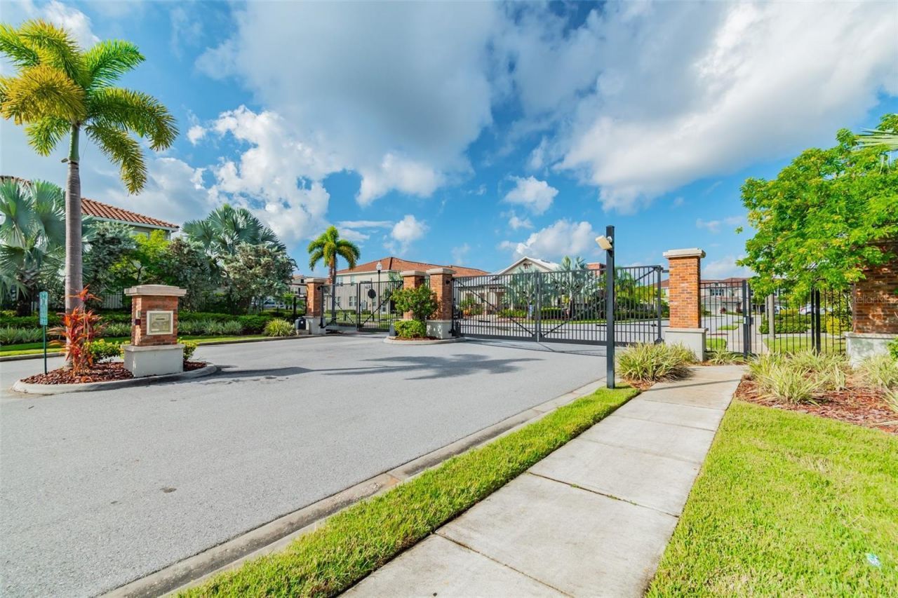5252 6th Way N, Saint Petersburg, FL 33703 Photo
