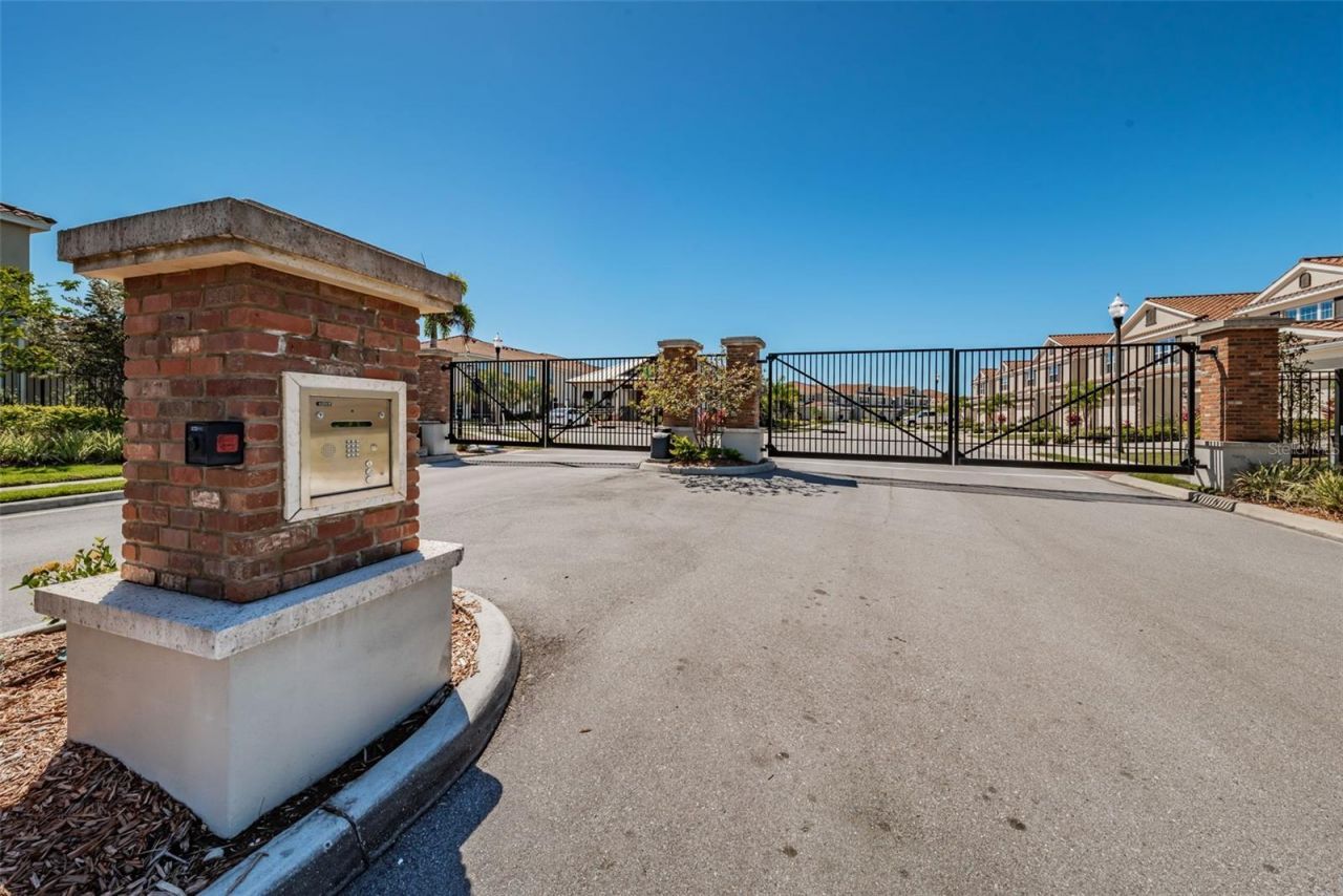 5252 6th Way N, Saint Petersburg, FL 33703 Photo