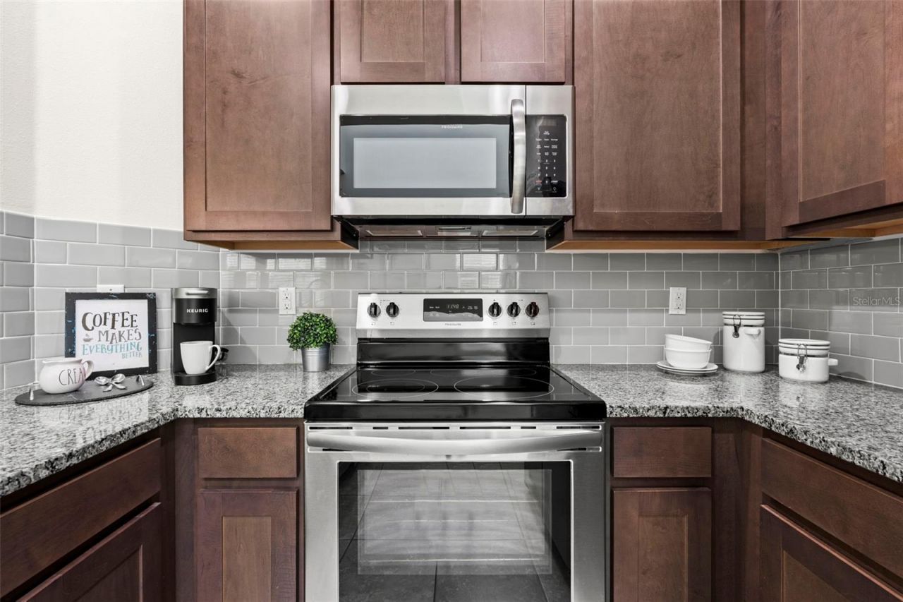 5252 6th Way N, Saint Petersburg, FL 33703 Photo
