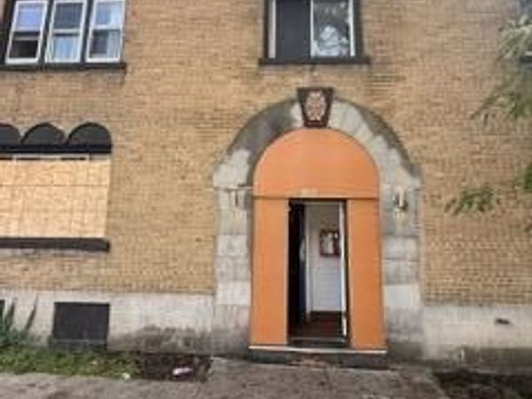 2517 W Capitol DRIVE, Milwaukee, WI 53206