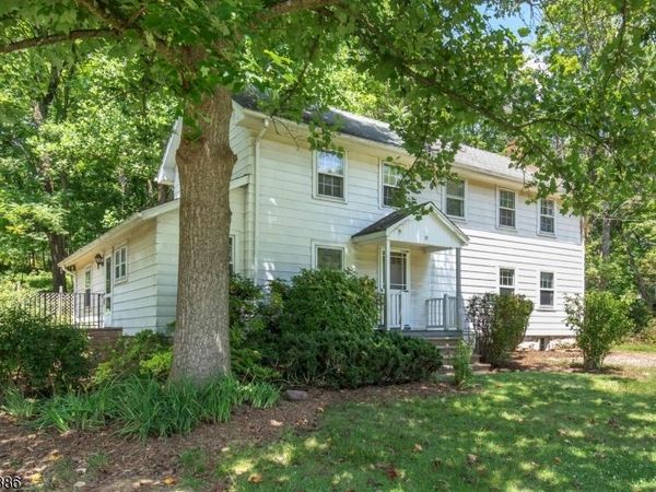17 Willow Avenue, Peapack Gladstone, NJ 07977