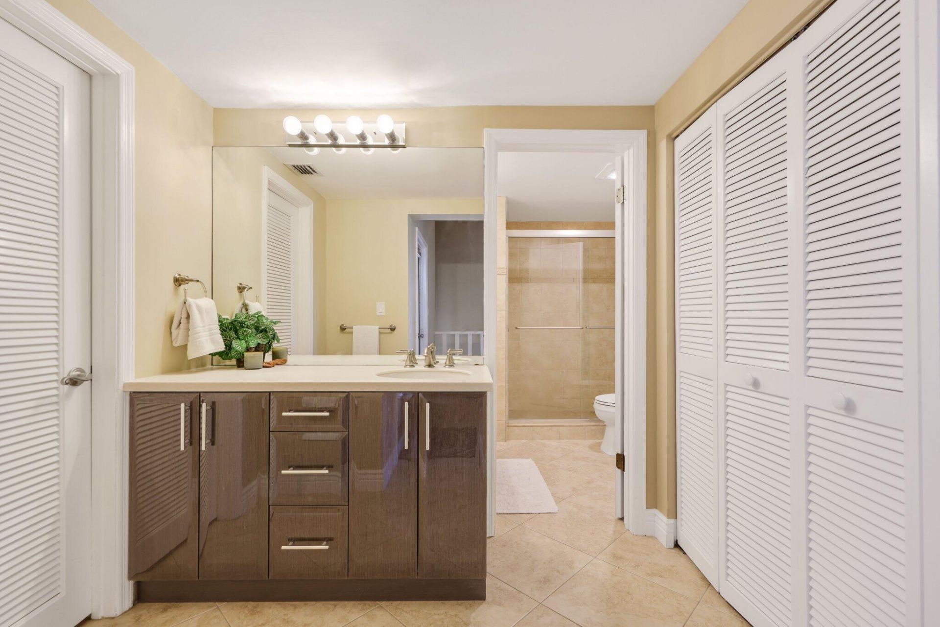 800 Greensward Court, Unit 203-I, Delray Beach, FL 33445 Photo