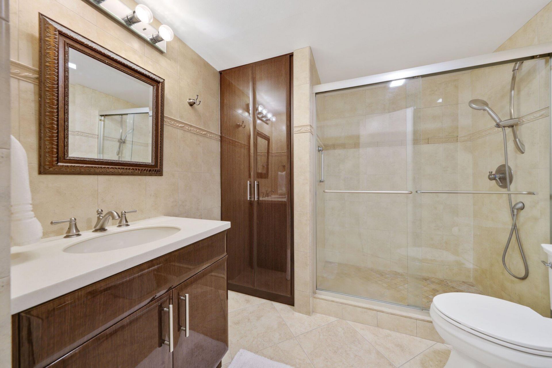 800 Greensward Court, Unit 203-I, Delray Beach, FL 33445 Photo
