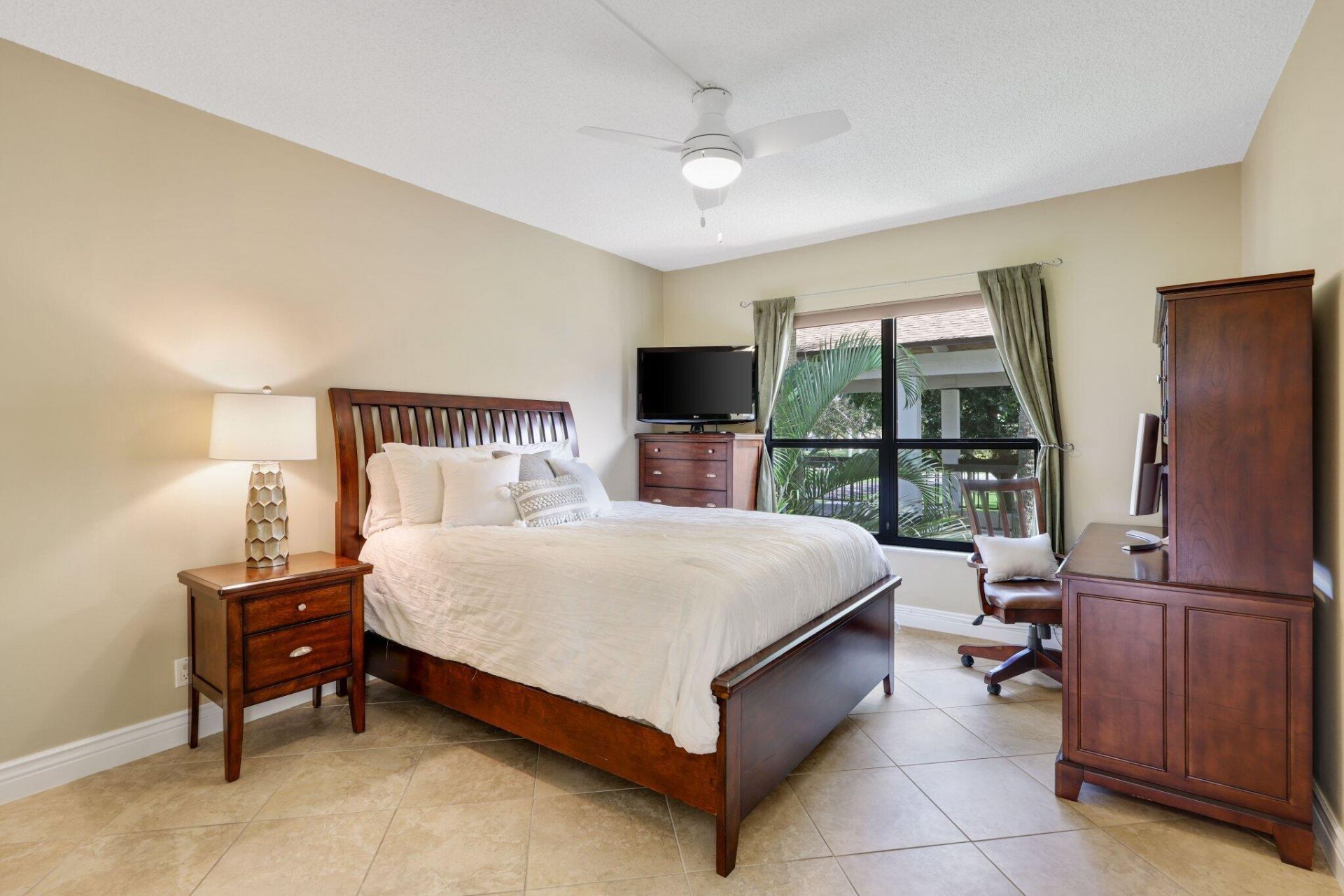 800 Greensward Court, Unit 203-I, Delray Beach, FL 33445 Photo
