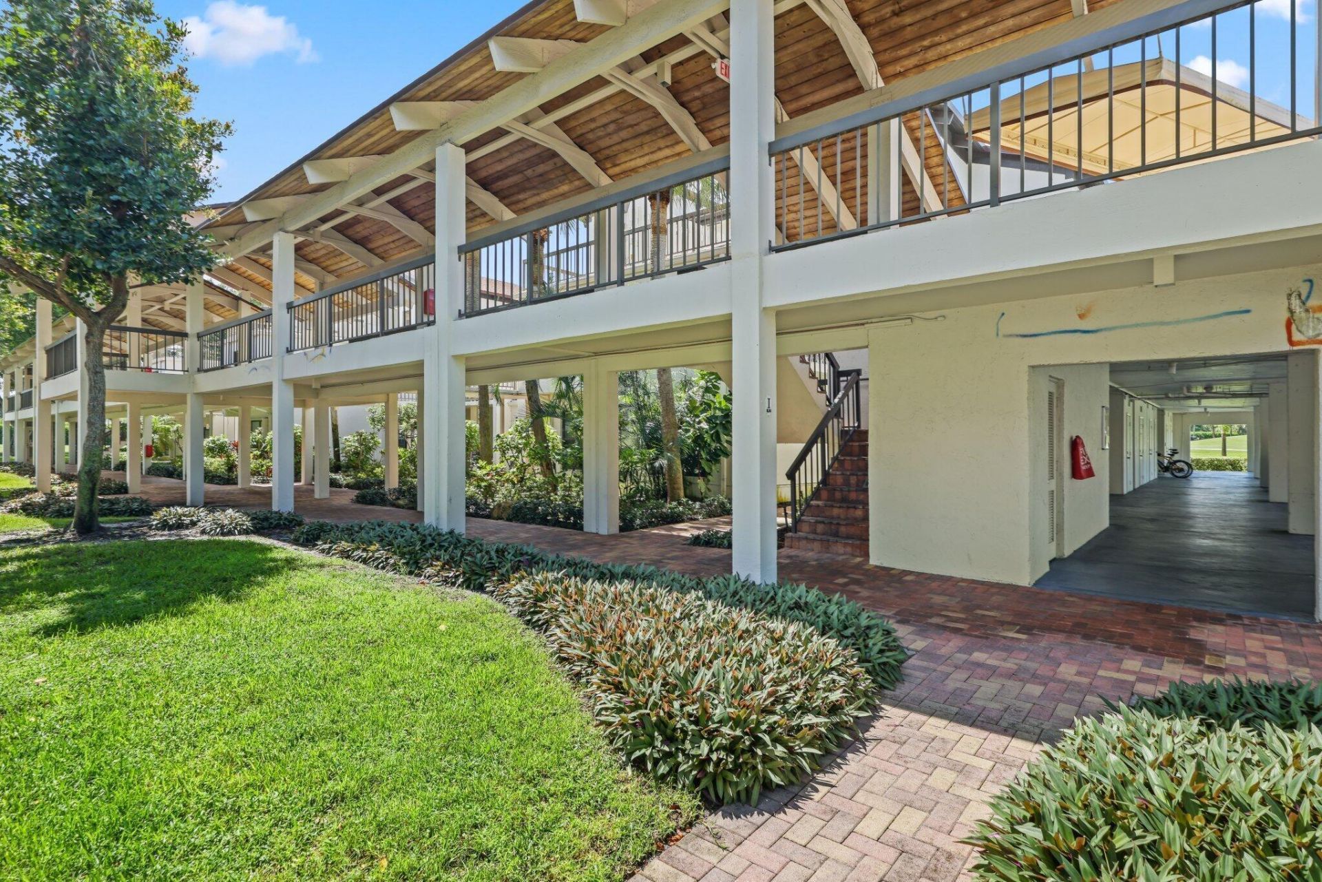800 Greensward Court, Unit 203-I, Delray Beach, FL 33445 Photo