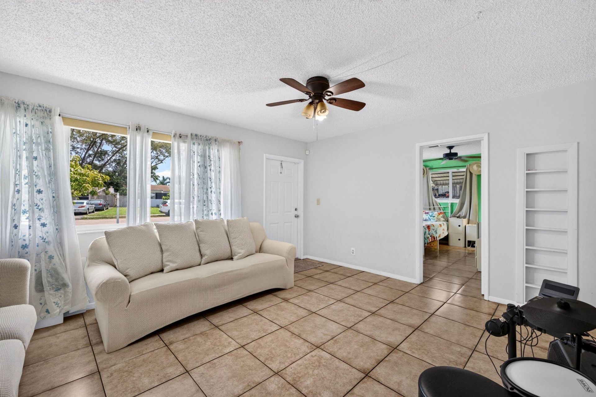 1501 NW 41st Street, Oakland Park, FL 33309 Photo