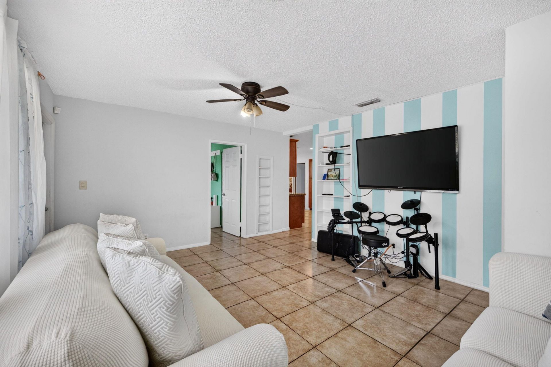1501 NW 41st Street, Oakland Park, FL 33309 Photo